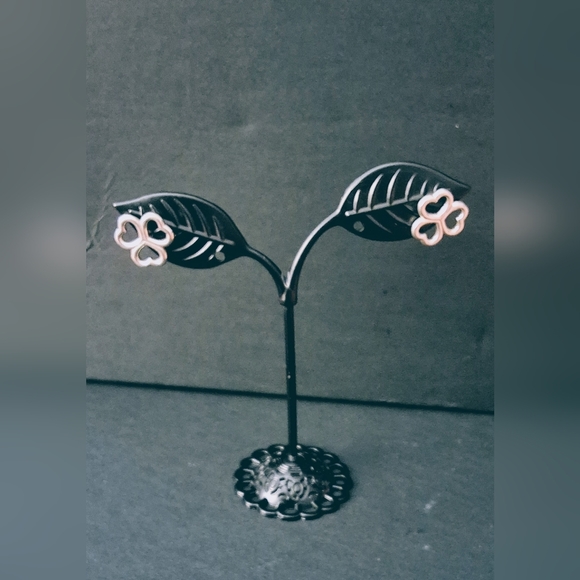 Vintage Tiffany & Co. Clover Triple Heart Earrings – Sterling Silver - Picture 2 of 7